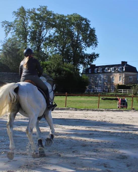 Gite Au Haras La Belle Emanville Bagian luar foto